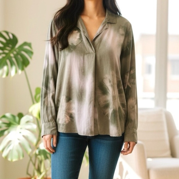 GAP Tops - GAP Army Green Popover V Neck Long Sleeve Shirt Pink Sunburst Design Size M